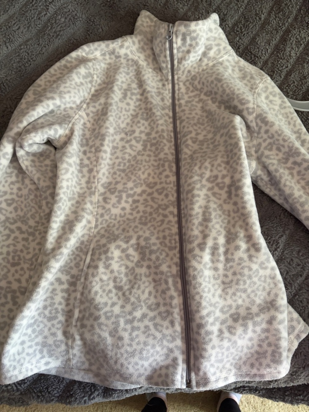 Old Navy Light Gray and White Leopard-Print Teddy Jacket